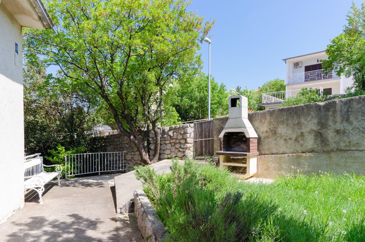 Apartments And Room Luka Klenovica Exterior photo