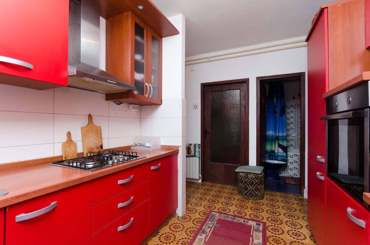 Apartments And Room Luka Klenovica Exterior photo